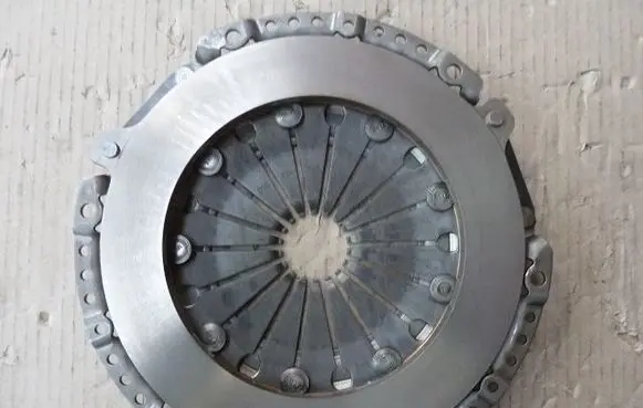 Ford Mondeo Mk III Pressure plate 3082000333