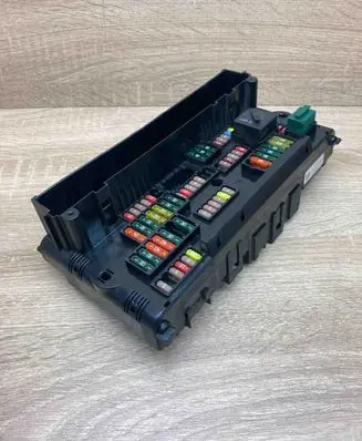 BMW 5 F10 F11 Fuse module 9234421 17033442