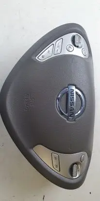 Nissan Leaf I (ZE0) Steering wheel airbag