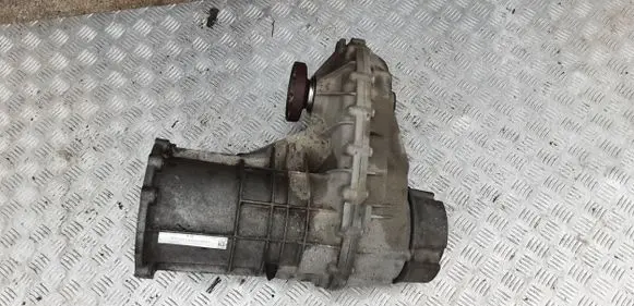 Gearbox transfer box case