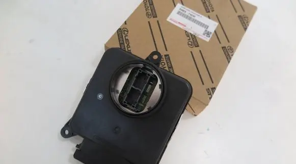 Toyota C-HR II Voltage converter/converter module 89908-F4040