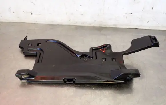 Toyota Urban Cruiser (XP110) Centre console side trim rear 