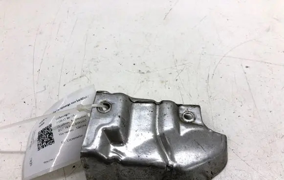 Volkswagen PASSAT B8 Heat shield in engine bay 04L129969J