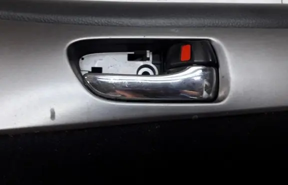 Toyota Avensis Verso Front door interior handle