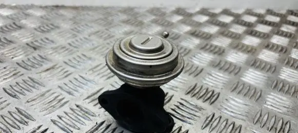Audi A8 S8 D2 4D EGR valve 057131503A