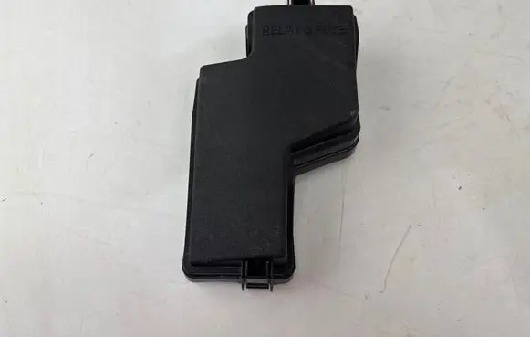 Toyota Yaris XP210 Fuse box cover 826620D740
