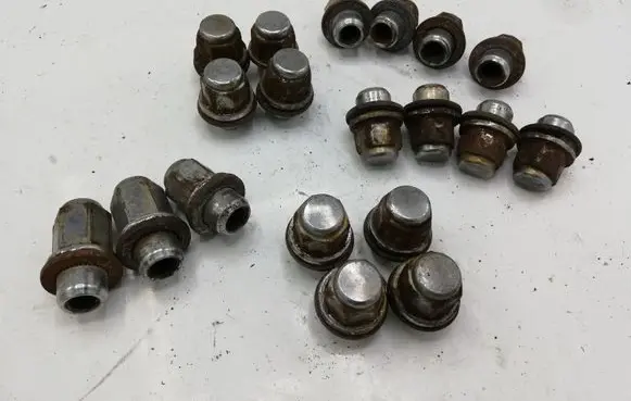 Toyota Corolla Verso E121 Nuts/bolts NOCODE