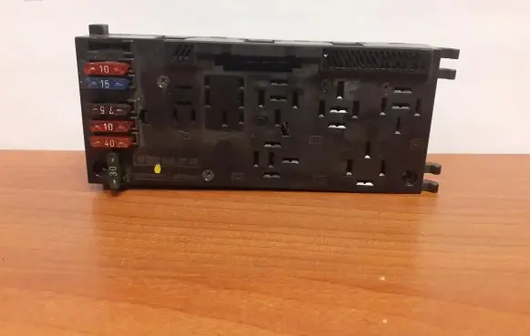 Mercedes-Benz E W210 Fuse box set 4198 0025452701
