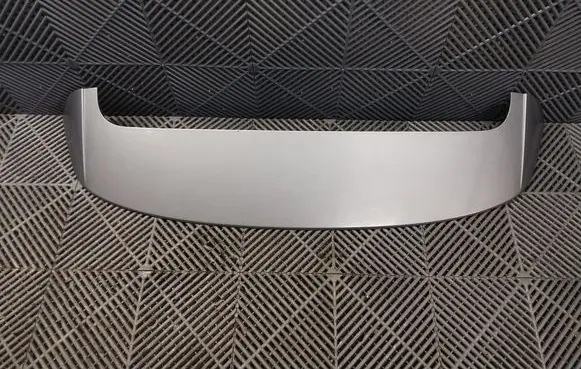 Tailgate/trunk spoiler