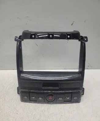 KIA Sorento Radio/GPS head unit trim 847603E100