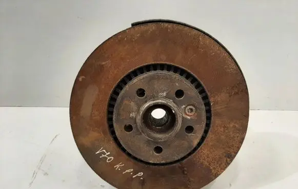 Volvo V70 Front wheel hub