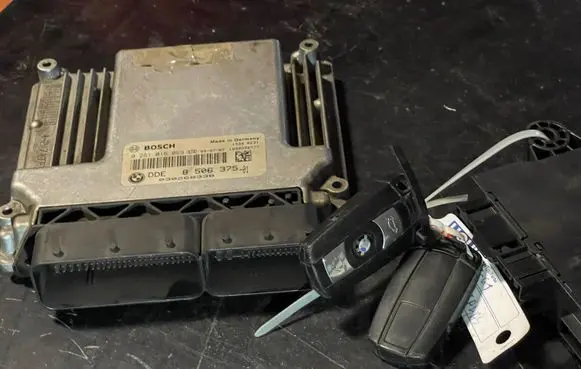 BMW 1 E81 E87 Engine ECU kit and lock set 8506375 030268338 0281016069