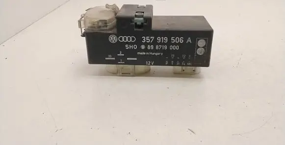 Volkswagen Golf III Coolant fan relay 357919506A 898719000