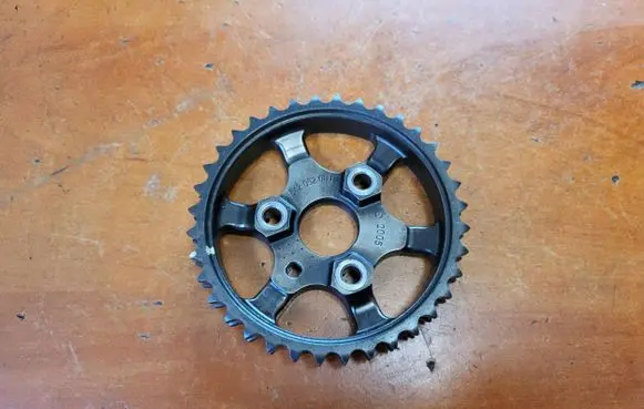 Mercedes-Benz E W211 Timing chain sprocket A6420520001