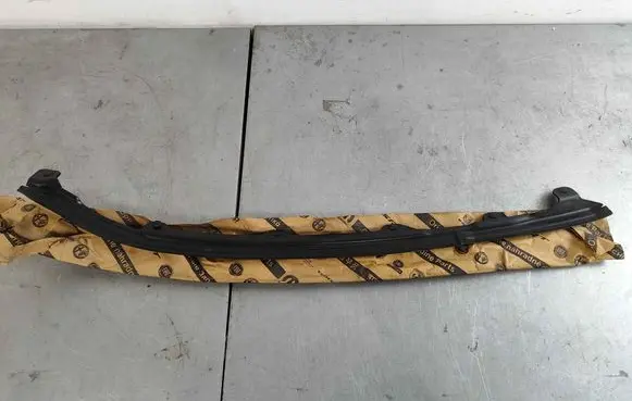 Dodge RAM Fender end trim 55372708ab