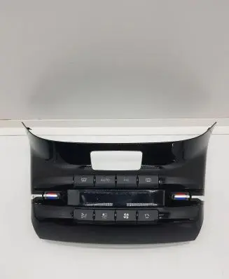 Peugeot 208 Climate control unit 98195706XU E1063177A