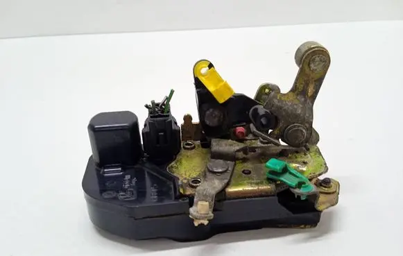 Jeep Grand Cherokee (WK) Front door lock GR15