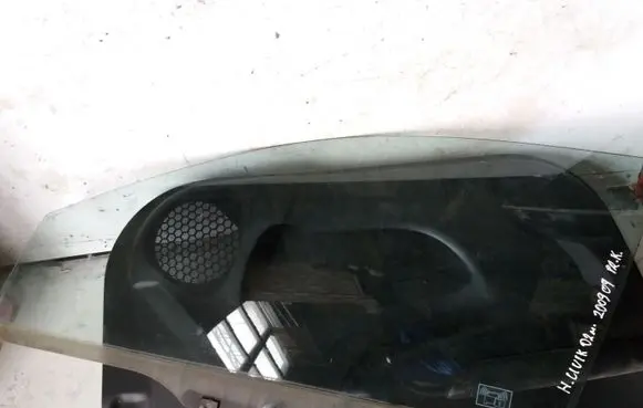 Honda Civic Front door window glass four-door