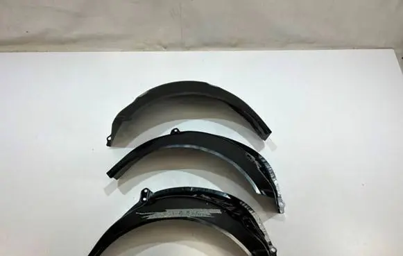 Tesla Model S (B) Pillar trim (exterior) 107367800D