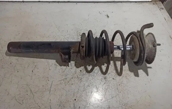 BMW 1 E81 E87 Front shock absorber with coil spring 824903002051 310982 32K78A