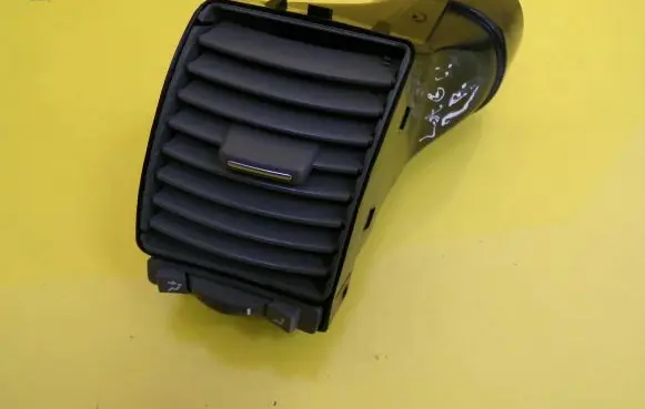 Renault Laguna II Dashboard side air vent grill/cover trim A1068600