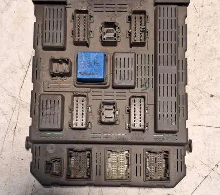 Peugeot 607 Fuse module GF10GB20