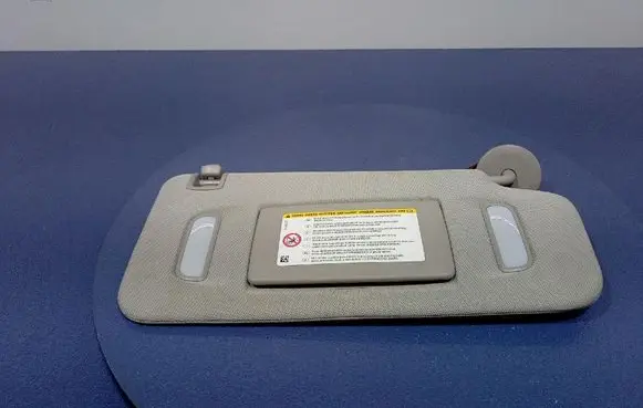 Opel Mokka Sun visor