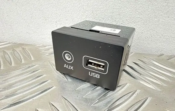 Hyundai Kona I USB socket connector 96120J9500