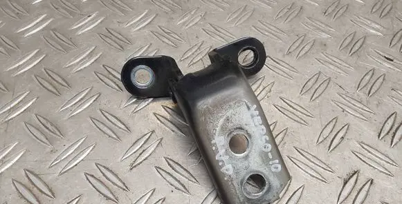 Toyota Verso Front door upper hinge