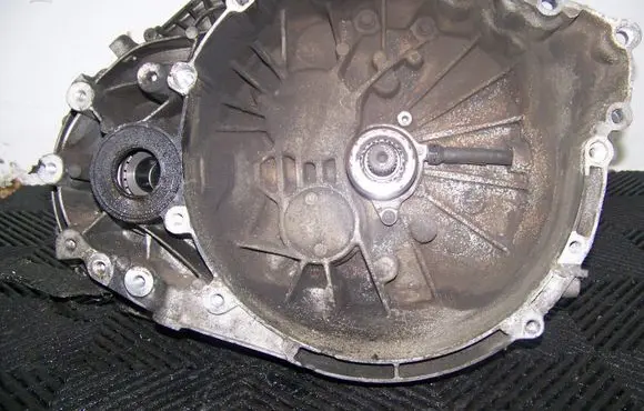 Volvo S60 Manual 6 speed gearbox EU1R7002TEF