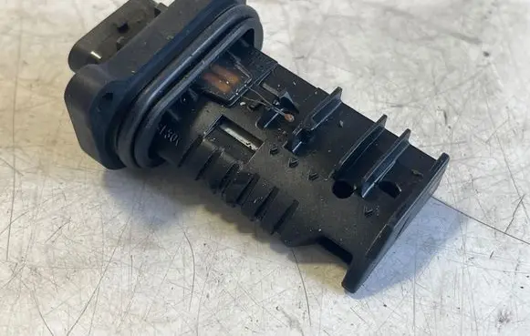 BMW X3 F25 Mass air flow meter 8506408
