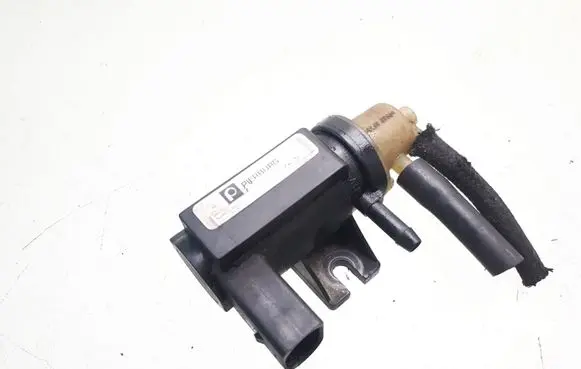 Audi A4 S4 B6 8E 8H Vacuum valve 70086800