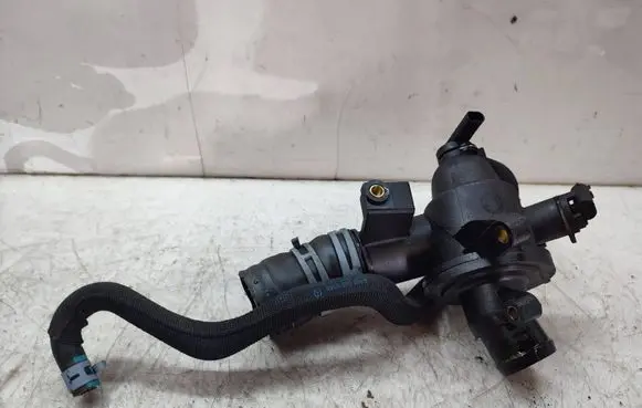 Mercedes-Benz C W204 Thermostat/thermostat housing A6512000615