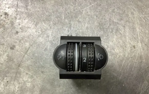 Volkswagen PASSAT B5 Headlight level height control switch 3B0941333C