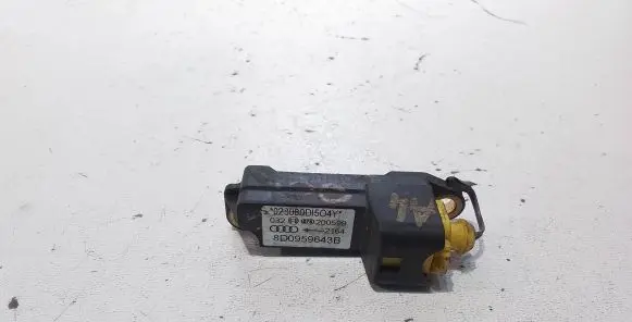 Audi A4 S4 B5 8D Airbag deployment crash/impact sensor 8D0959643B 200599 923880D54