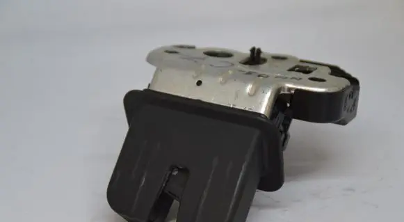 Audi A6 C7 Loading door lock 4H0827505A