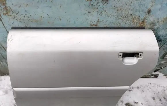 Audi A6 S6 C4 4A Rear door