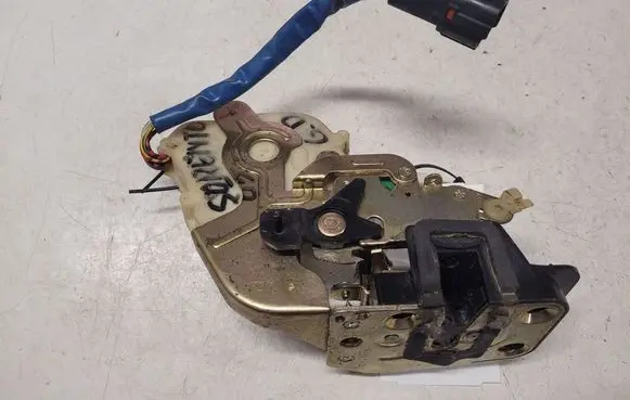 KIA Sorento Rear door lock