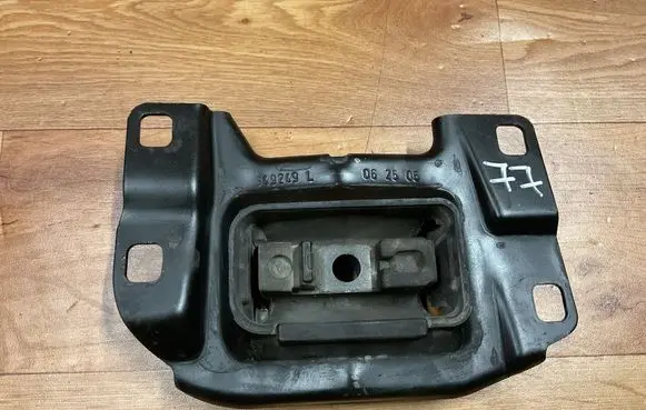 Volvo V50 Engine mount bracket 349249L