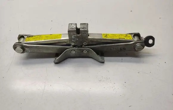 Nissan Almera Tino Lift Jack 