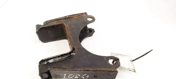 Volkswagen Polo IV 9N3 Engine mounting bracket
