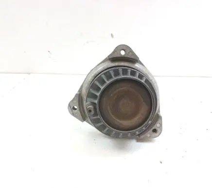 BMW M5 Engine mount bracket 6775906