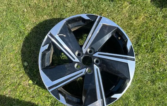 Mitsubishi Eclipse Cross R18 alloy rim 