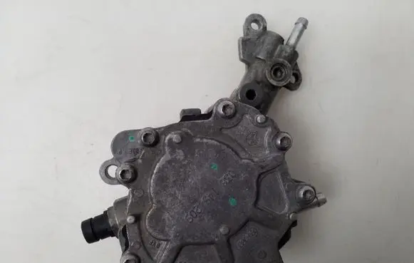 Audi A6 S6 C4 4A Vacuum pump 038145209M