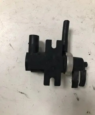 Volkswagen Golf VI Turbo solenoid valve 1J0906627