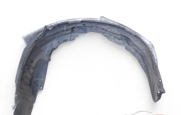 Front wheel arch liner splash guards