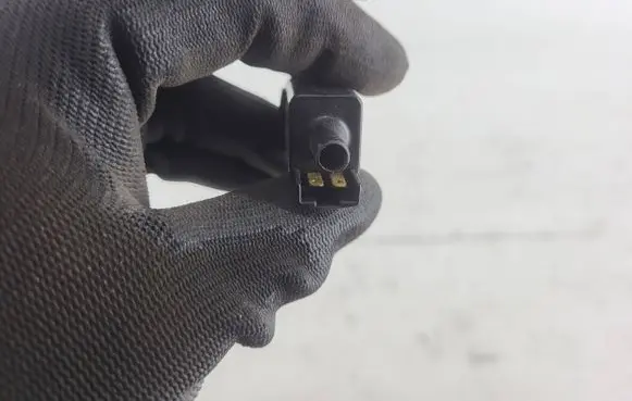Volkswagen PASSAT B5.5 Brake pedal sensor switch 811907 343B 243B