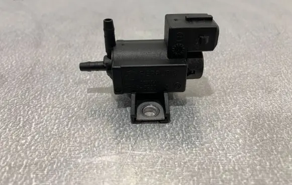 Toyota RAV 4 (XA30) Vacuum valve 258600R010