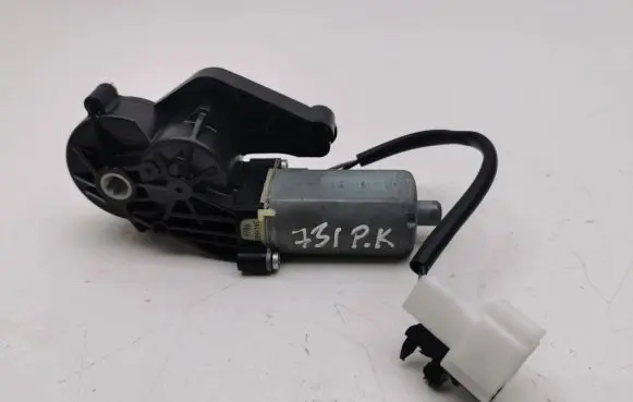 Mercedes-Benz CLS C218 X218 Seat adjustment motor 390203369