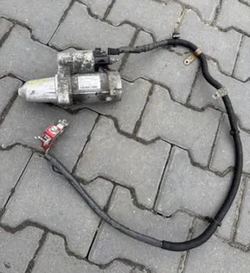 Mercedes-Benz GLA W156 Starter motor a6459060800